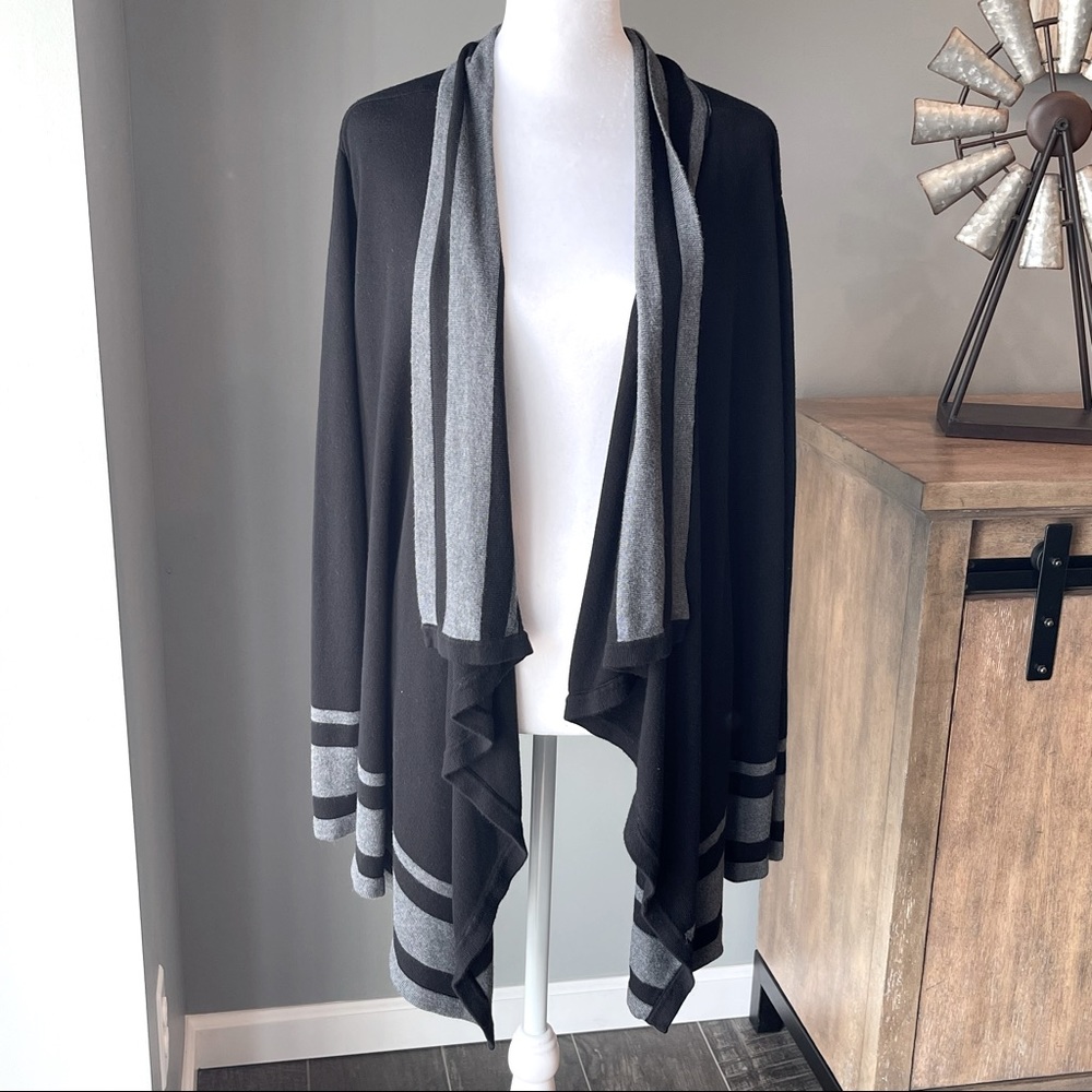 🎉🎉3X HP!!🎉🎉Black and Gray Long Sleeve Cardigan